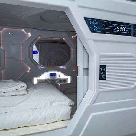 Kiwi Capsule Hotel 曼谷 外观 照片