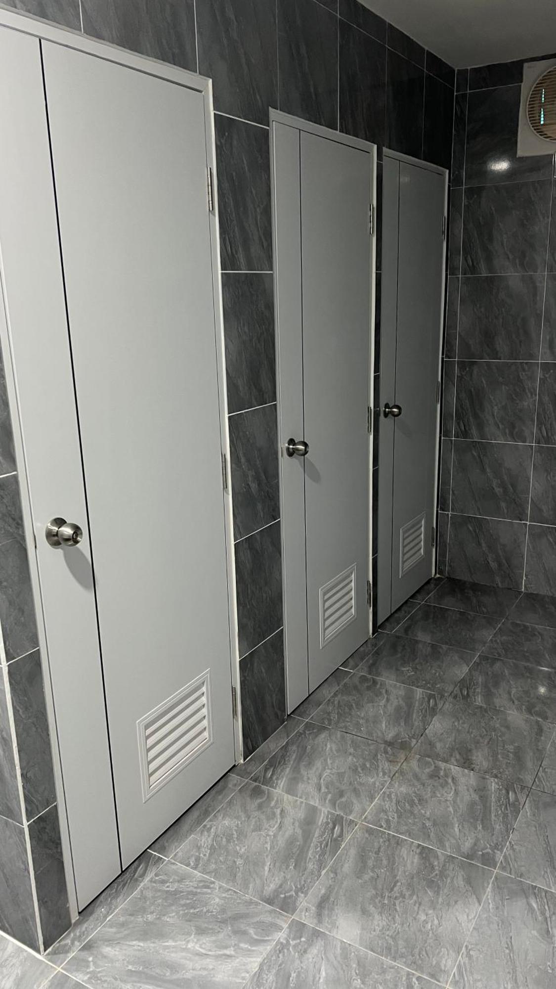 Kiwi Capsule Hotel 曼谷 外观 照片